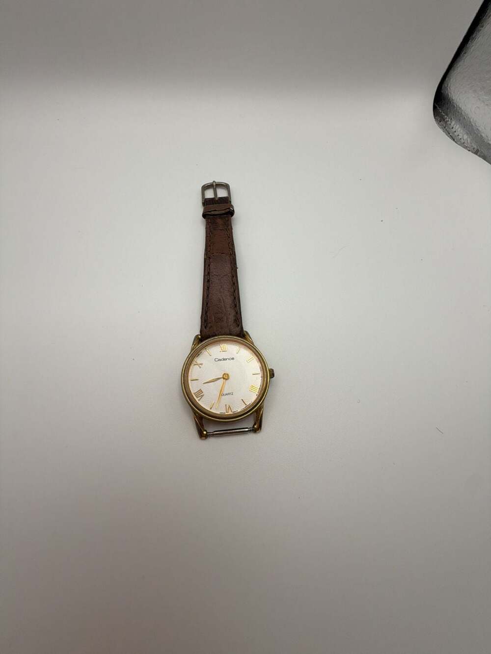 Cadence Quartz Analog Wristwatch with Gold-Tone Case and Leather Strap